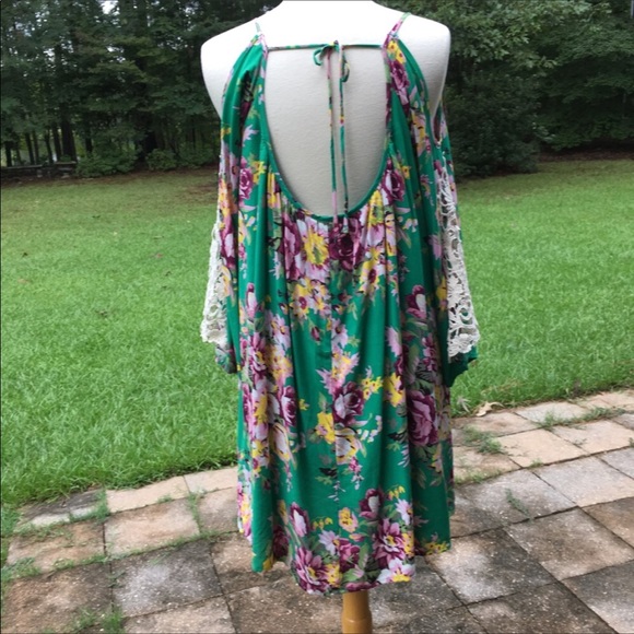 Gorgeous floral mini dress - Picture 3 of 6